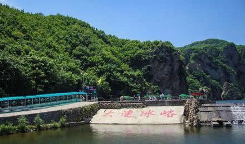 冰峪沟景区,这个隐藏在辽宁东部的自然瑰宝,究竟有何魅力?今天就带大家一起揭开它的神秘面纱。